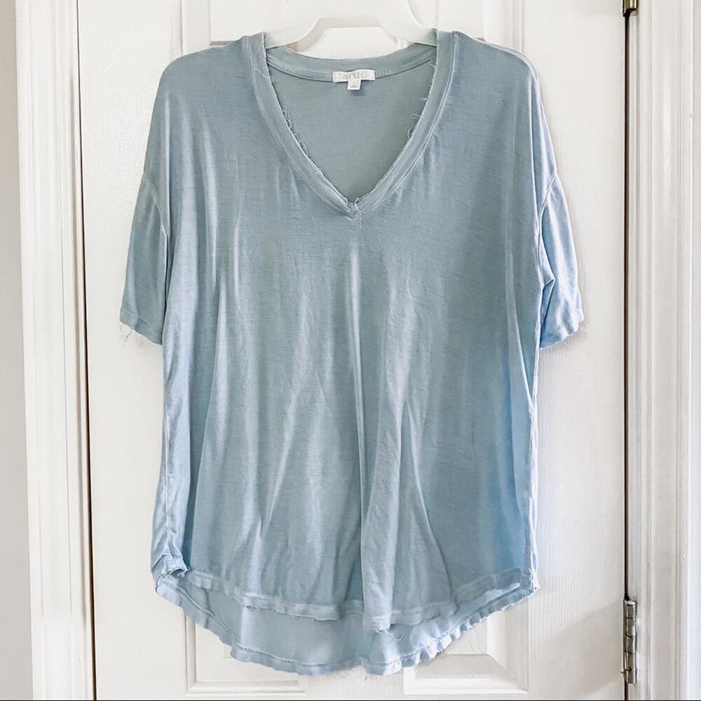 ABOUND • Distressed Frayed V-Neck Short Sleeve Top